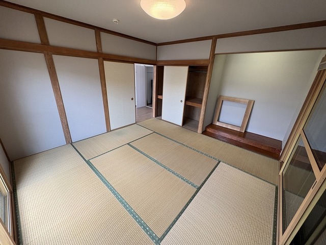 新吉田東1丁目戸建の内装写真