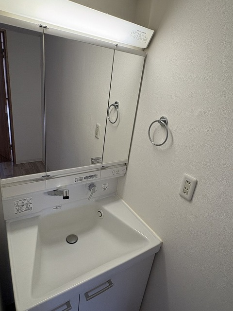 新吉田東1丁目戸建の内装写真