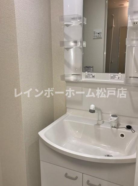 洗面設備　脱衣スペースもあります