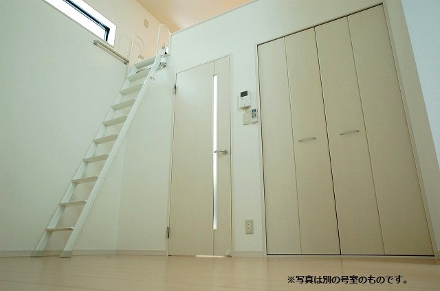 ブレイド箱崎の居間写真