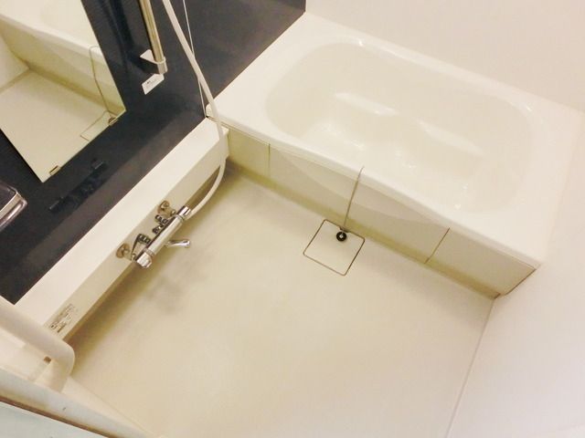 バス・シャワールーム　★追い炊き・浴室乾燥機付きの綺麗なバスルームです★