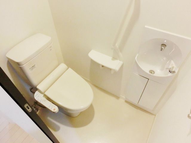 トイレ　★ウォシュレット付きの綺麗なトイレです★