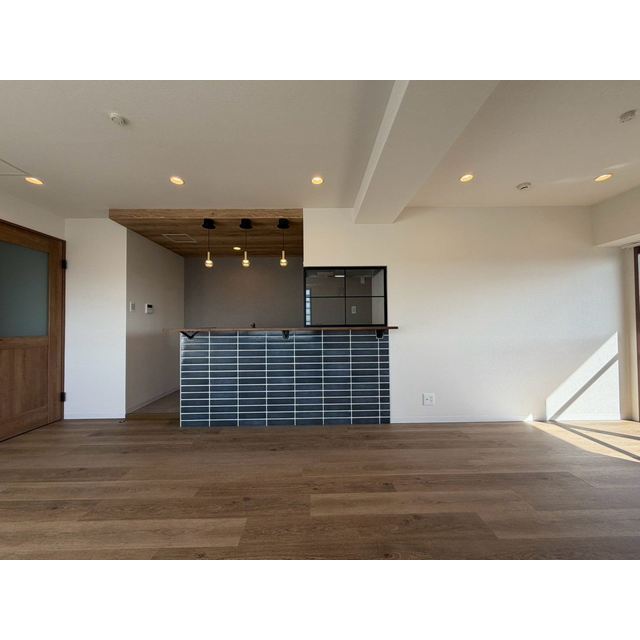 居室・リビング　こちらの居間で趣味の時間をお楽しみください