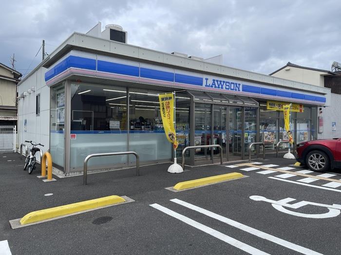 コンビニ　ローソン松江雑賀町店（コンビニ）まで374m