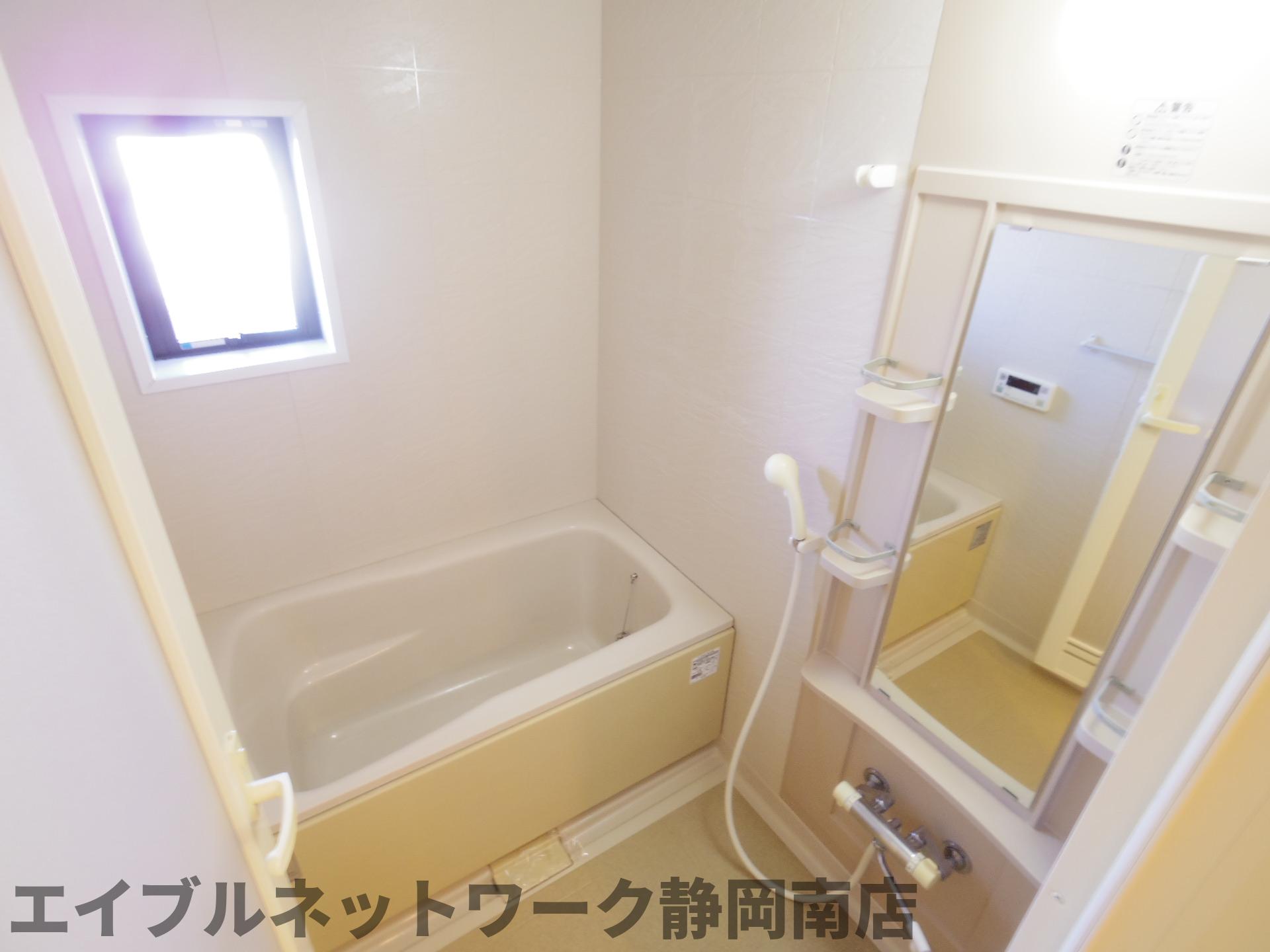 バス・シャワールーム　日々の疲れを癒すお風呂付です