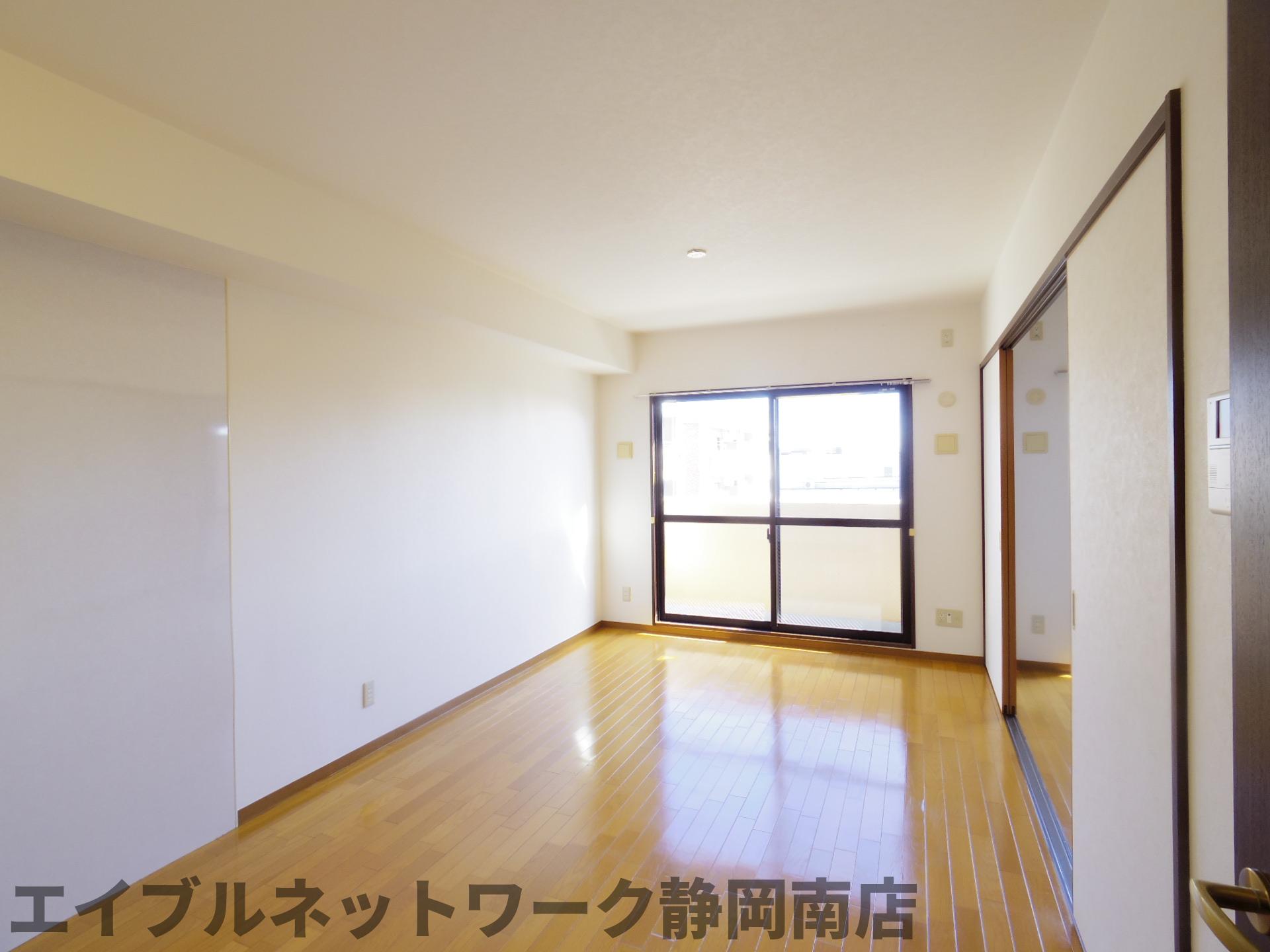 その他設備　ゆったり過ごせるリビングです