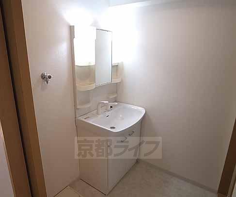 洗面設備　実際のお部屋ではありません