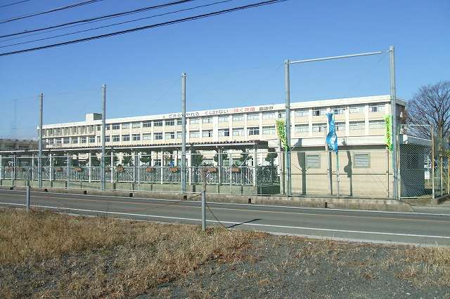 中学校　鈴鹿市立創徳中学校（中学校）まで900m