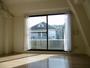 居室・リビング　日当たり良好の最上階角部屋です。