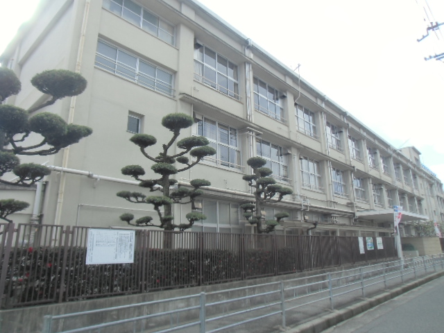小学校　大阪市立南津守小学校（小学校）まで580m