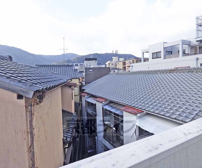 【京都市右京区嵯峨天龍寺瀬戸川町のマンションの眺望】