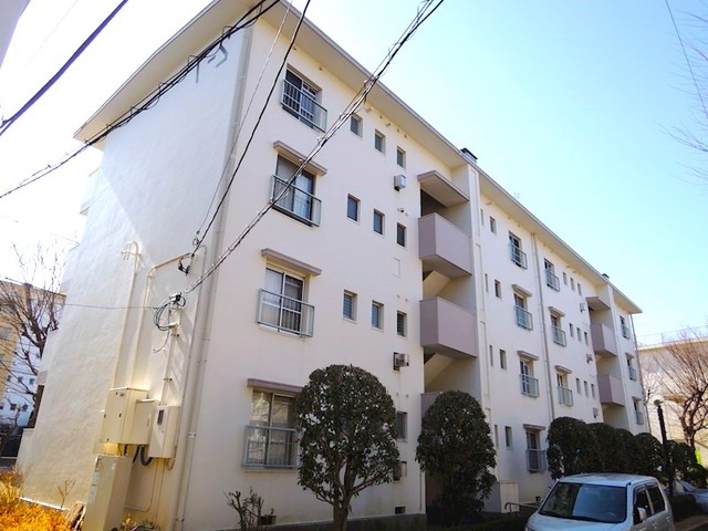 川崎市多摩区三田のマンションの建物外観