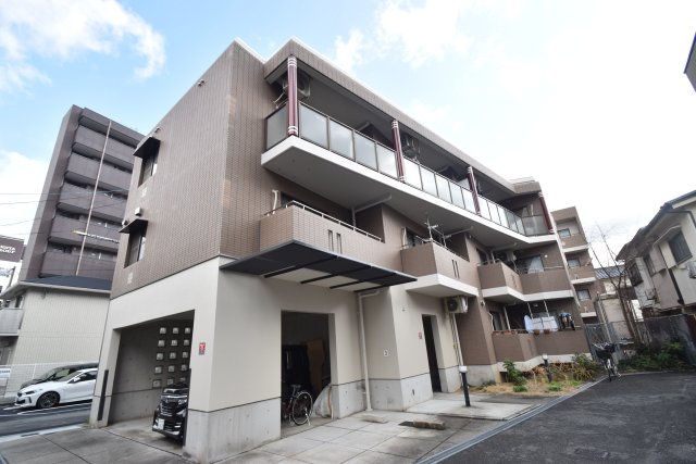大阪市城東区蒲生のマンションの建物外観