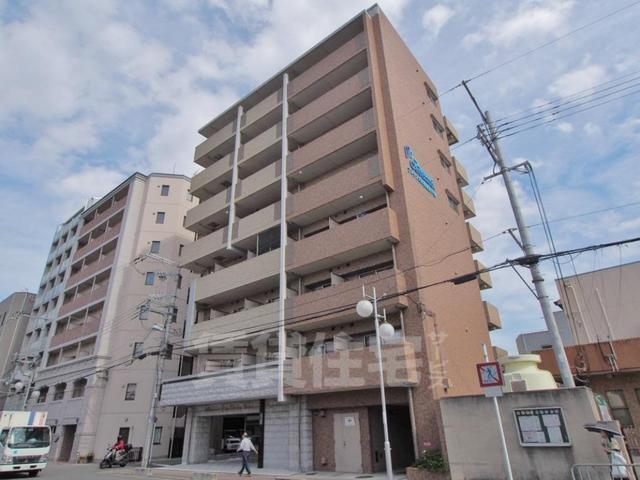 京都市南区東九条南山王町のマンションの建物外観