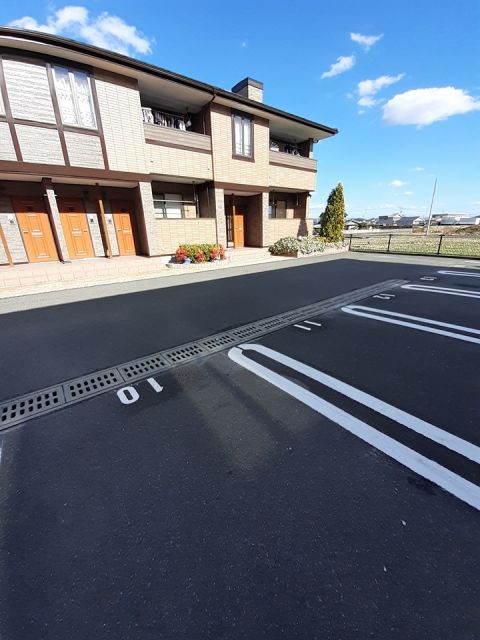 【福山市駅家町大字今岡のアパートの駐車場】