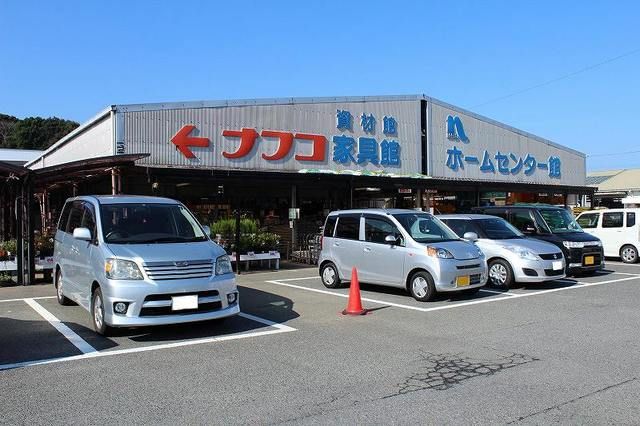 【ボヌールエスパスII番館のホームセンター】