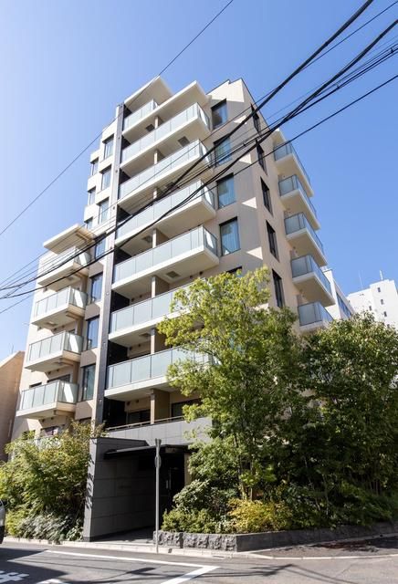 【港区東麻布のマンションの建物外観】