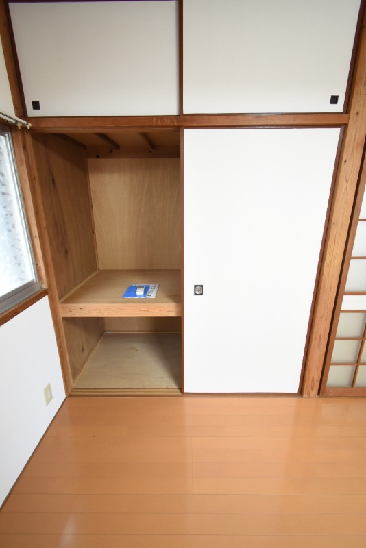 収納　押入
