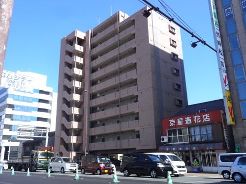 【北九州市八幡西区黒崎のマンションの建物外観】