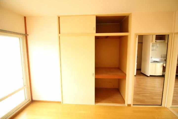 収納　たっぷり押し入れ収納