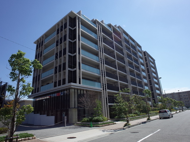 西宮市芦原町のマンションの建物外観