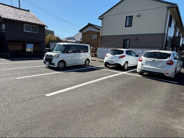 駐車場　駐車場