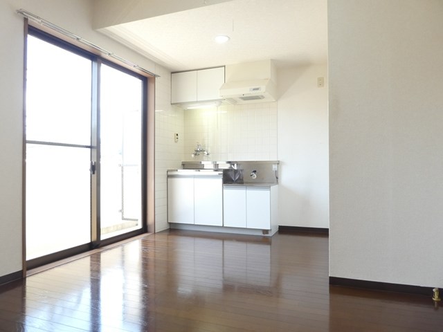 その他部屋・スペース　広々としたDKでキッチン用具やダイニングテーブルを置けます♪