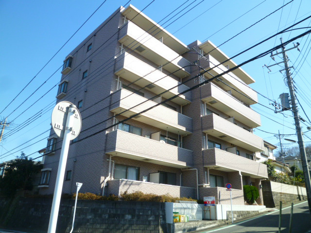 建物外観　写真は301号室のものです。オートロックとエレベーター付き♪