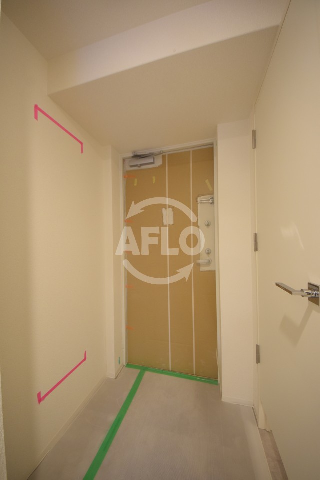 玄関　セレニテ本町東リアン　玄関