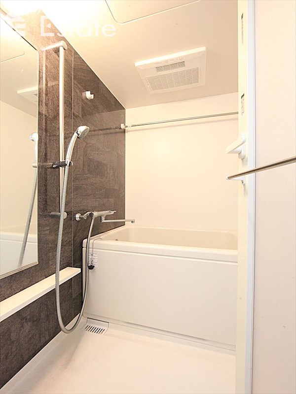 バス・シャワールーム　バスルーム