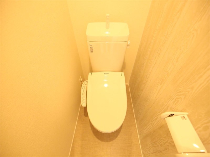 トイレ　温水洗浄暖房便座付トイレ　同仕様写真