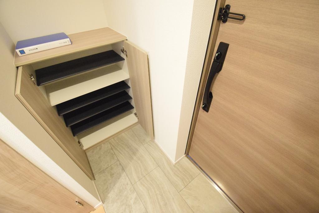 玄関　下駄箱