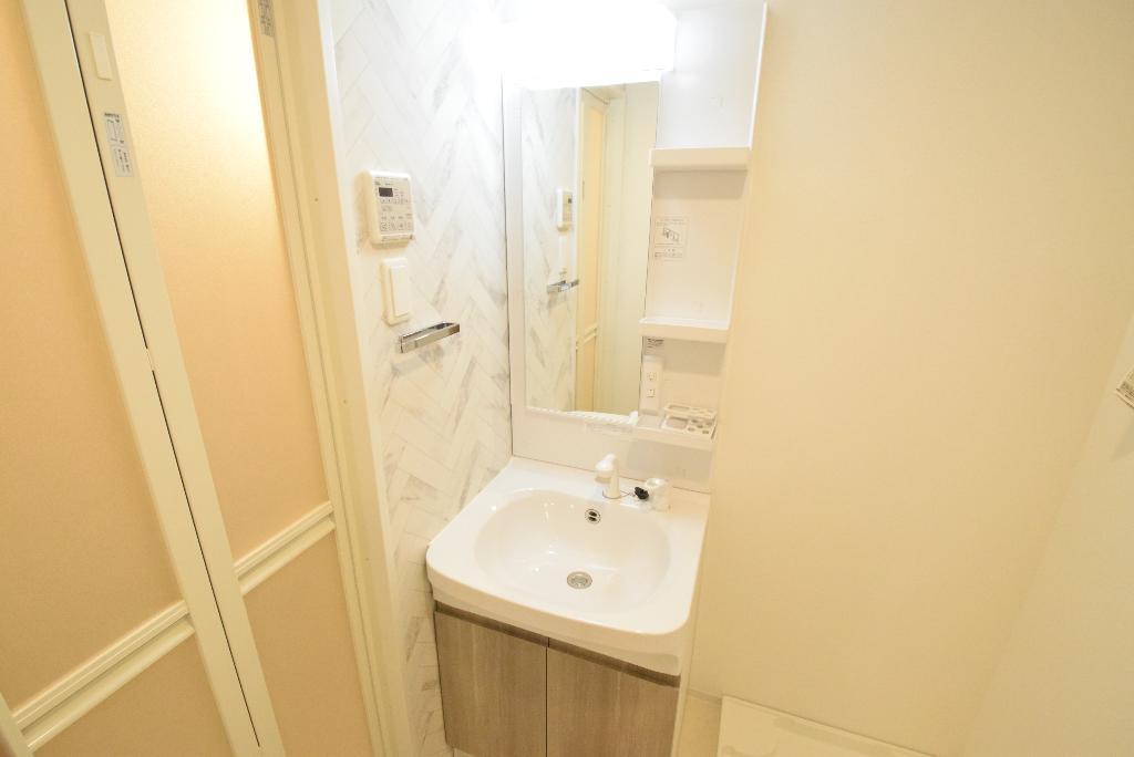 洗面設備　洗髪洗面化粧台