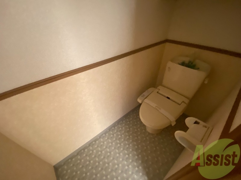 トイレ　温水洗浄便座は使い勝手もよく嬉しいですね。