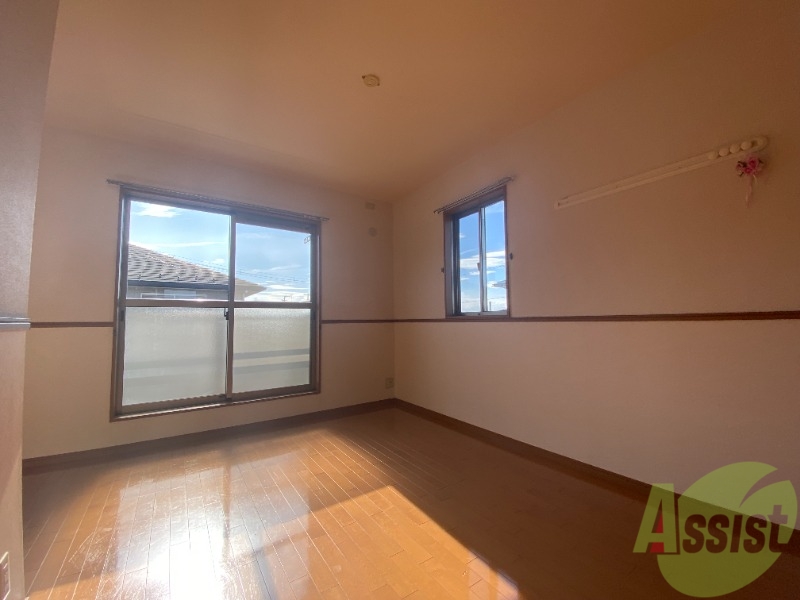 その他部屋・スペース　８帖の洋室。寝室としても良さそうですね。