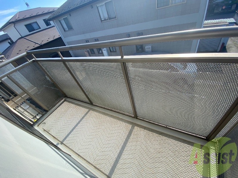 バルコニー　バルコニー付きなので晴れた日は洗濯物が干せそうです。