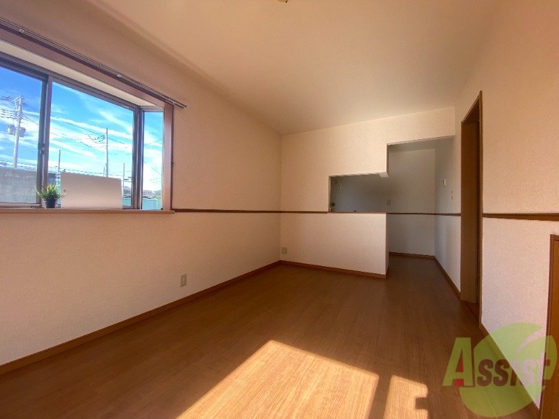 居室・リビング　陽当たり良好で、広々としたリビングです。