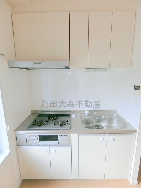 キッチン　グリル付き3口ガスコンロのシステムキッチン