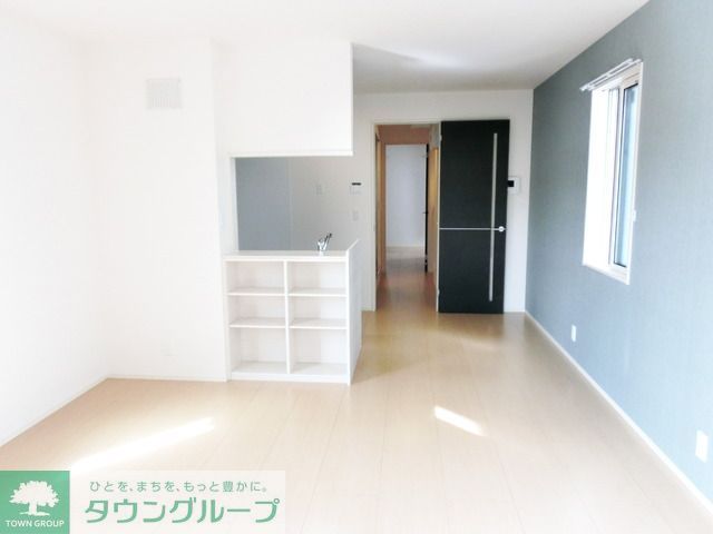 居室・リビング　★11.8帖の綺麗なリビングです★