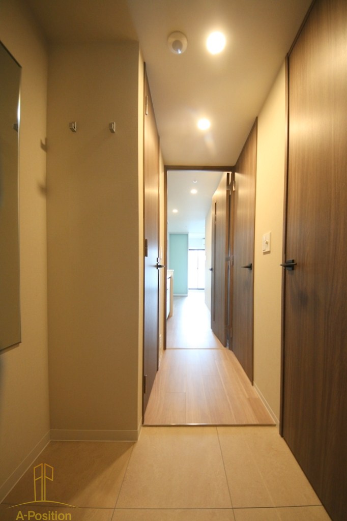 玄関　コンフォリア・リヴ本町WEST Q