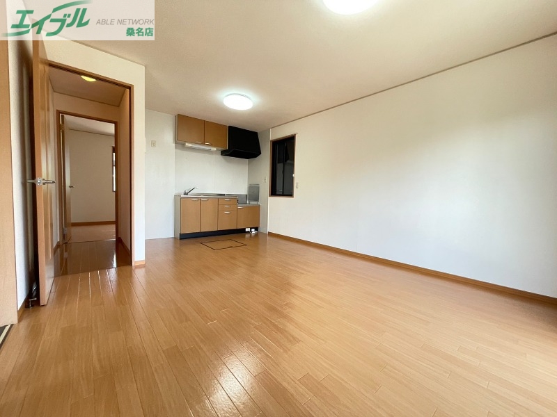 居室・リビング　同物件別室画像