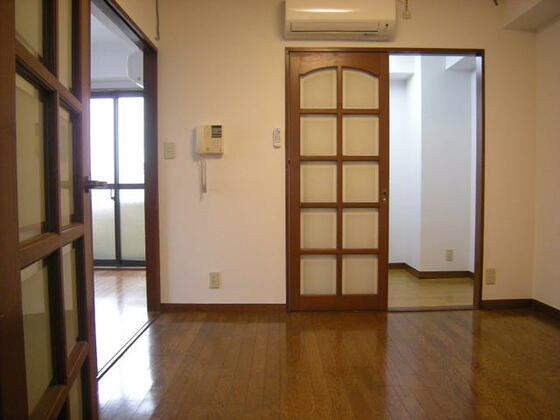 居室・リビング　別室の写真につき現況優先