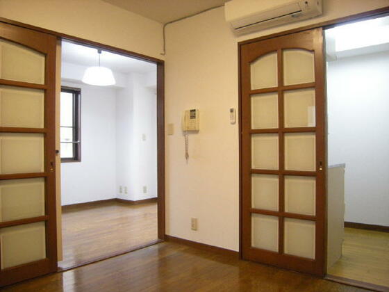 居室・リビング　別室の写真につき現況優先