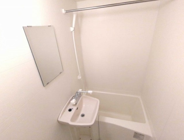 バス・シャワールーム　同間取り部屋参考写真です。