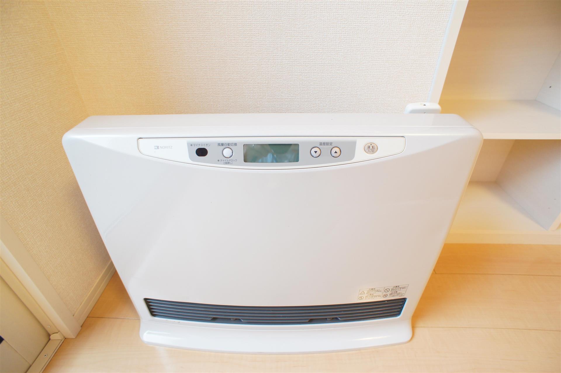 その他設備　温水ルームヒーター