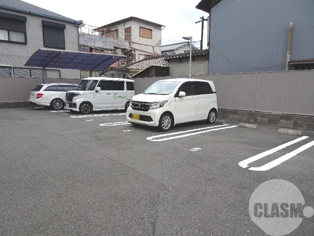 駐車場　敷地内駐車場