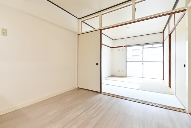 UR金田一丁目の居間写真
