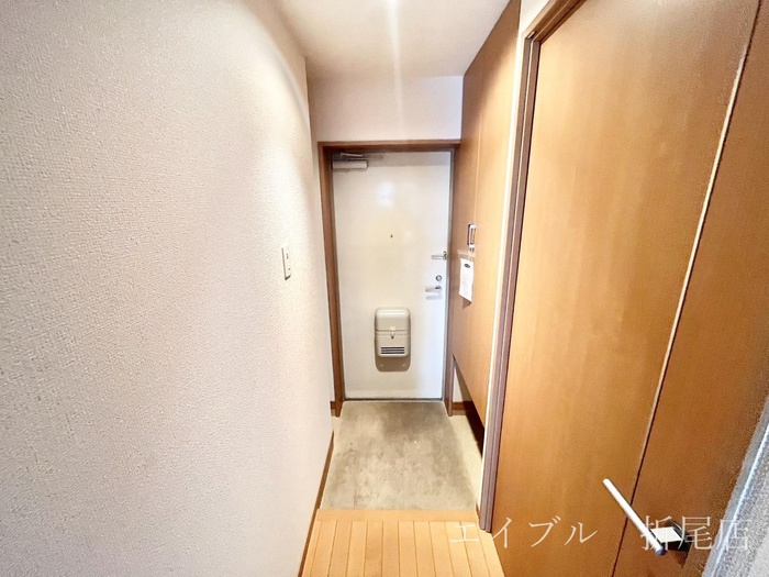 玄関　他号室の写真になります。