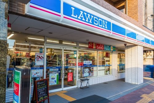 コンビニ　ローソン 札幌麻生五丁目店（コンビニ）まで709m