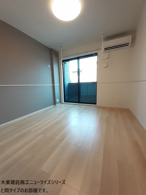 ＪＲ呉線 安芸阿賀駅 バス乗車時間：10分 最寄りバス停で下車 徒歩2分 2階建 新築の居間写真